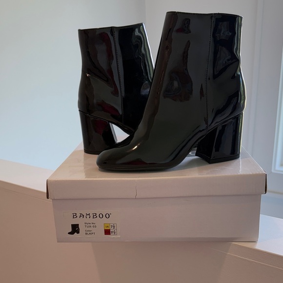 BAMBOO Glossy Black Ankle Booties - Picture 1 of 5